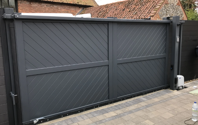The Strand: Contemporary Aluminium Double Swing Gates