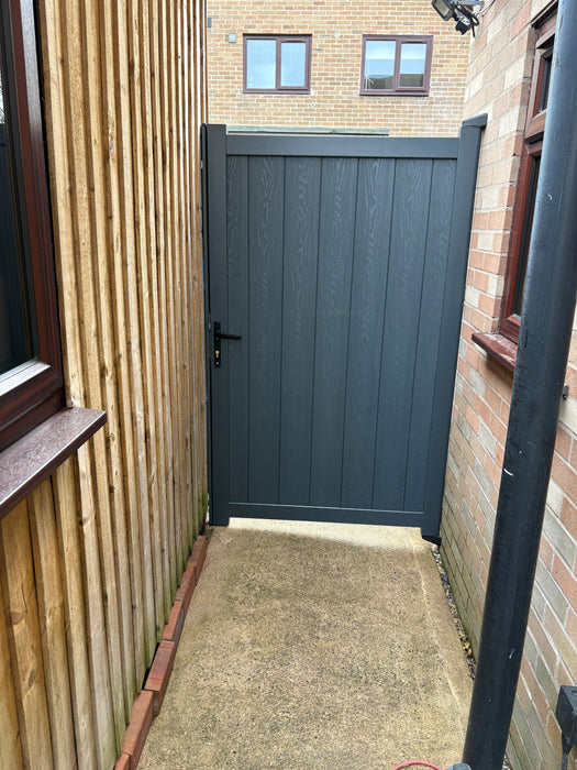 The Portobello - Composite pedestrian gate with aluminium frame and solid infill - Vertical slats - Flat top - Supplied with lock, 3 x keys, full height lock keep receiver, full hinge pack for mounting